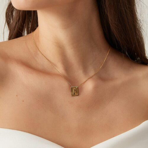 Initial necklace sn 1334g 17 min