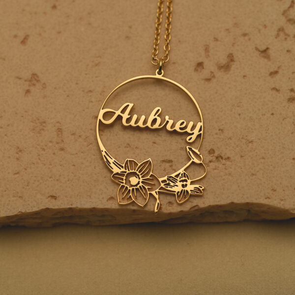 Personalized Birthflower Name Necklace 1