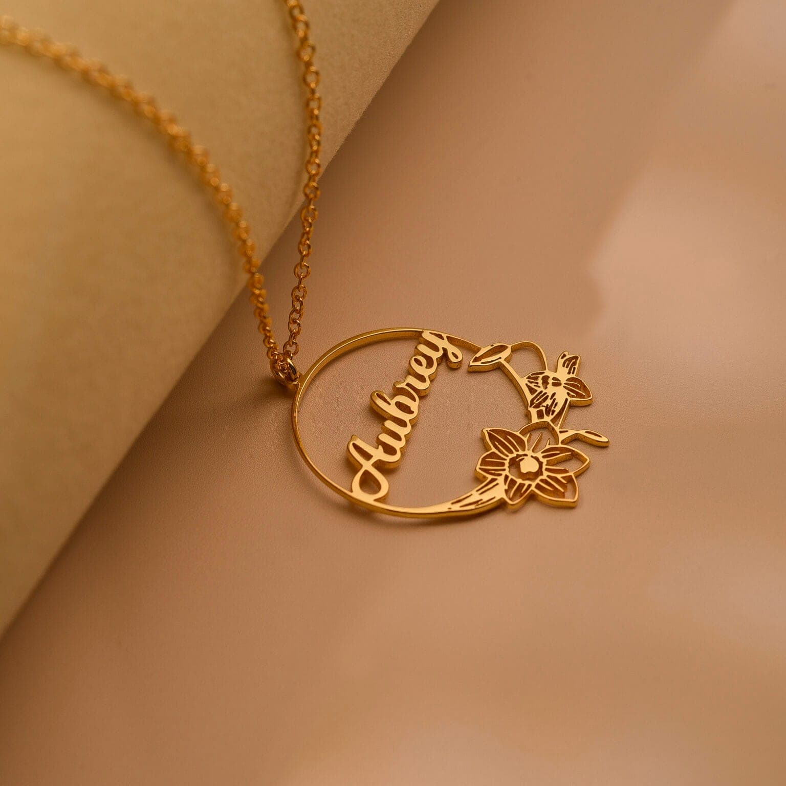 Personalized Birthflower Name Necklace