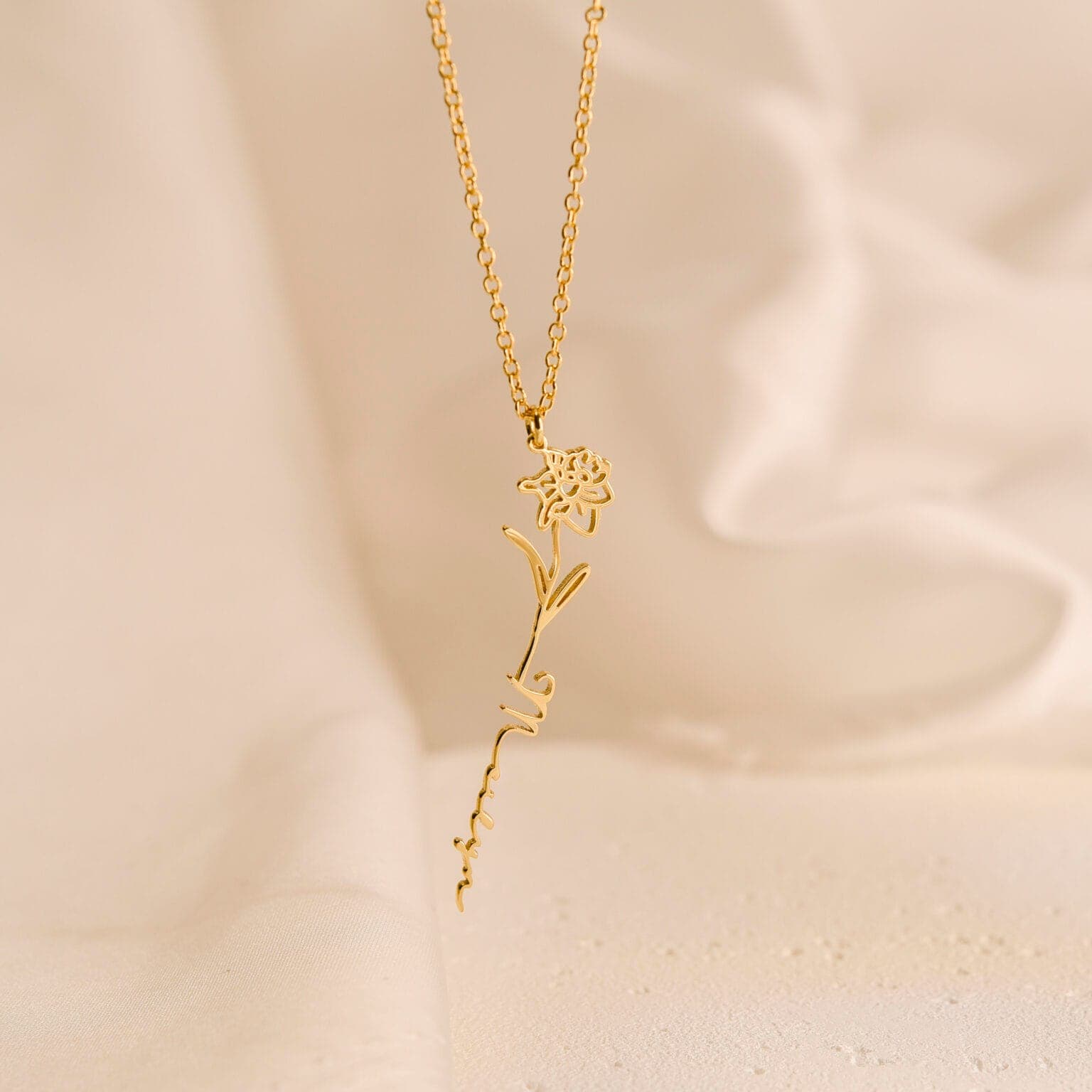 Personalized Birthflower Name Necklace