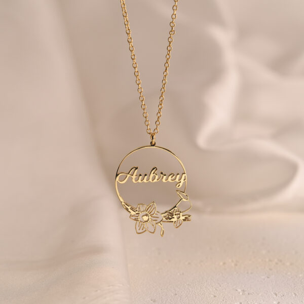 Personalized Birthflower Name Necklace 3