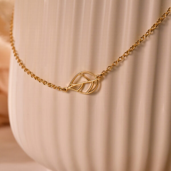 Leaf necklace 2