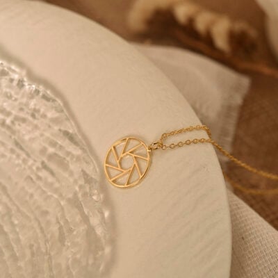 Camera shutter pendant 3