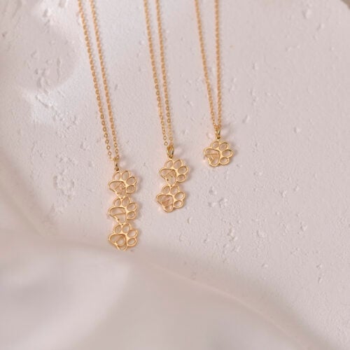 Paw print name necklace 1
