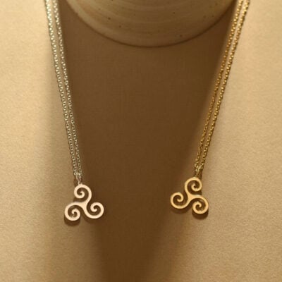 Triskelion necklace 1